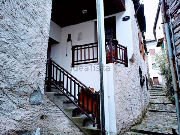 casa indipendente in vendita a Calasca-Castiglione