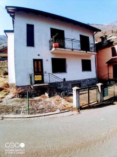 casa indipendente in vendita a Calasca-Castiglione in zona Calasca Dentro