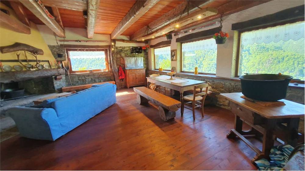 appartamento in vendita a Calasca-Castiglione