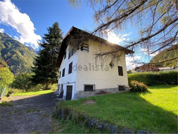 casa indipendente in vendita a Calasca-Castiglione