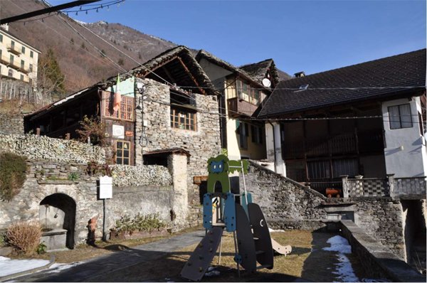 casa indipendente in vendita a Calasca-Castiglione in zona Vigino