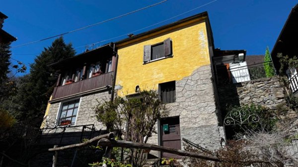 casa indipendente in vendita a Calasca-Castiglione in zona Vigino