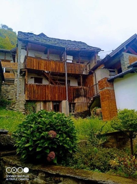 pentavano in vendita a Calasca-Castiglione in zona Barzona