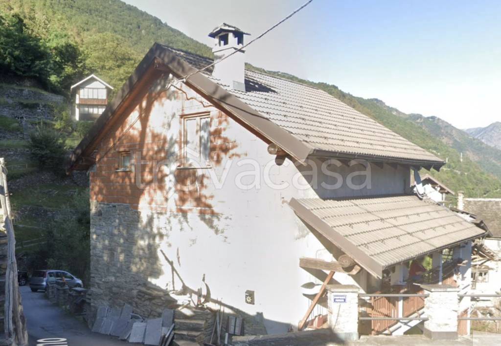casa indipendente in vendita a Calasca-Castiglione