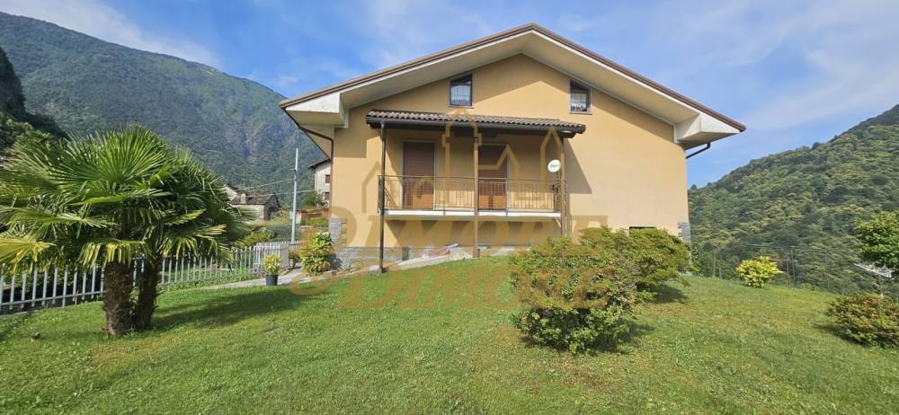 casa indipendente in vendita a Calasca-Castiglione