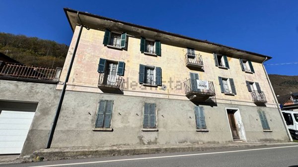 casa indipendente in vendita a Calasca-Castiglione in zona Gurva