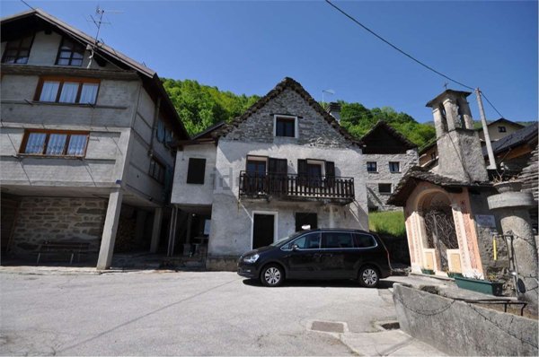 casa indipendente in vendita a Calasca-Castiglione in zona Boretta