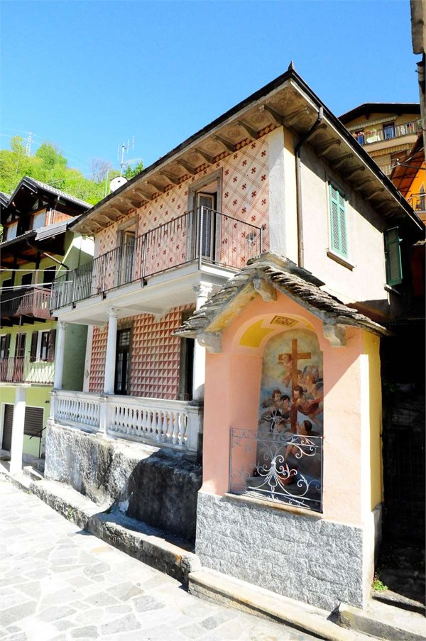 casa indipendente in vendita a Calasca-Castiglione in zona Colombetti