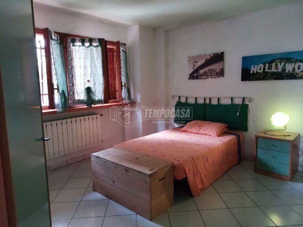 casa indipendente in vendita a Cambiasca