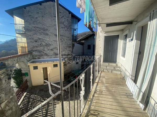 appartamento in vendita a Cambiasca
