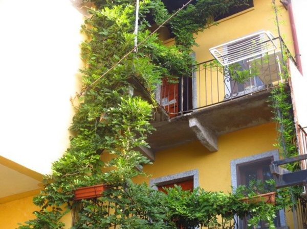 casa indipendente in vendita a Cambiasca in zona Comero