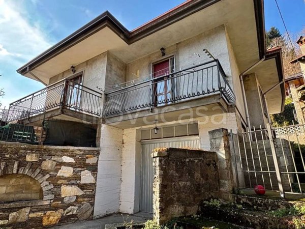 casa indipendente in vendita a Cambiasca in zona Ramello