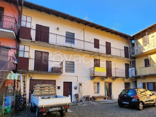 casa indipendente in vendita a Cambiasca