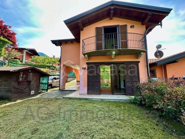 casa indipendente in vendita a Cambiasca