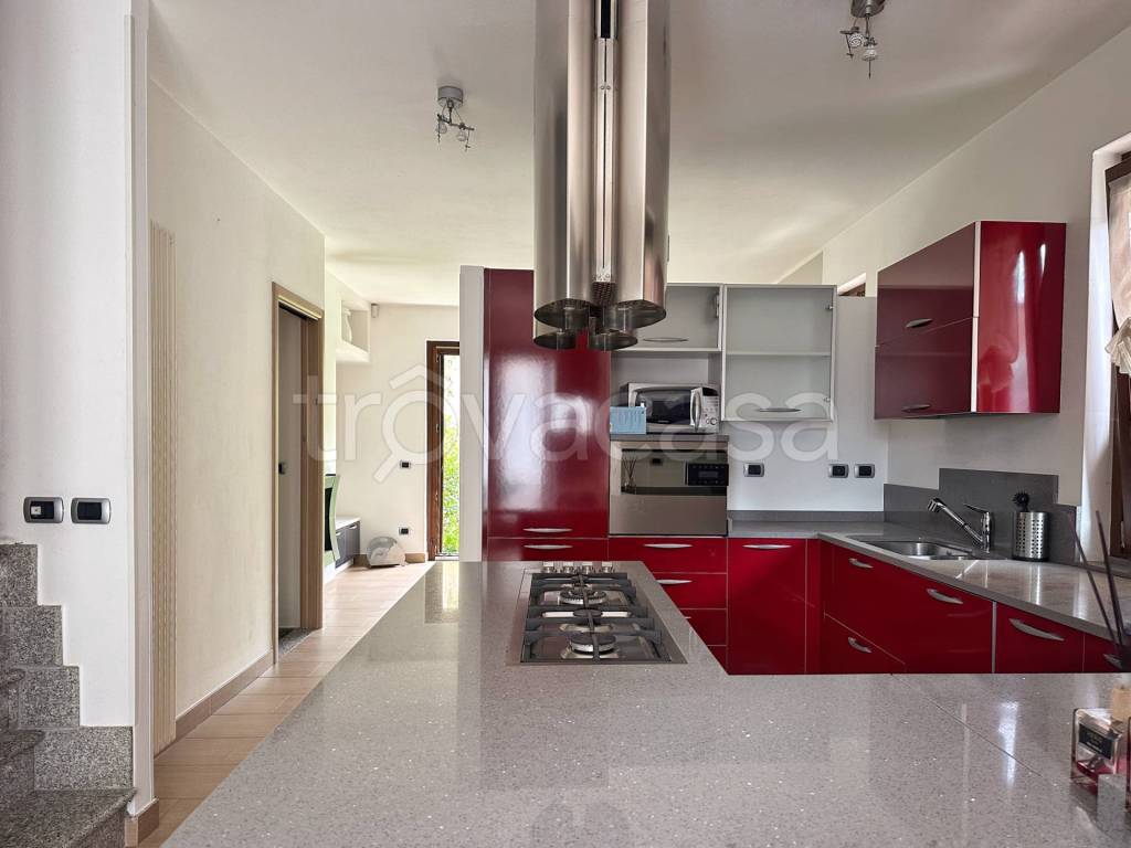 casa indipendente in vendita a Cambiasca