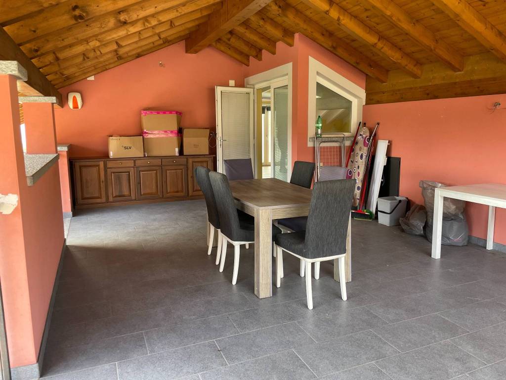 appartamento in vendita a Cambiasca