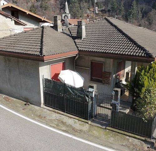 casa indipendente in vendita a Cambiasca in zona Ramello