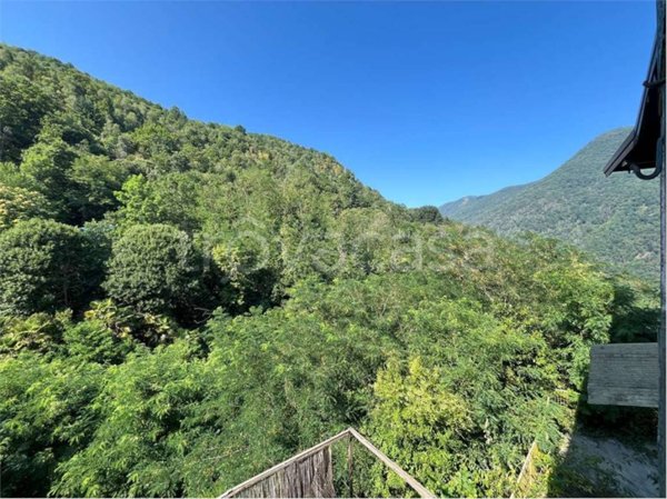 casa indipendente in vendita a Cambiasca in zona Comero