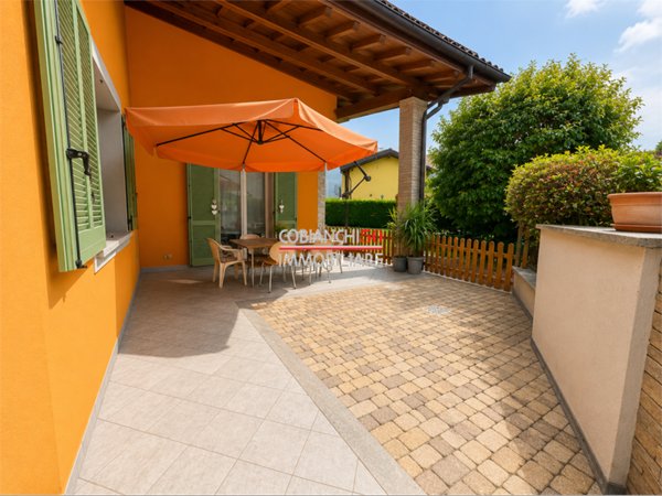 casa indipendente in vendita a Cambiasca in zona Comero
