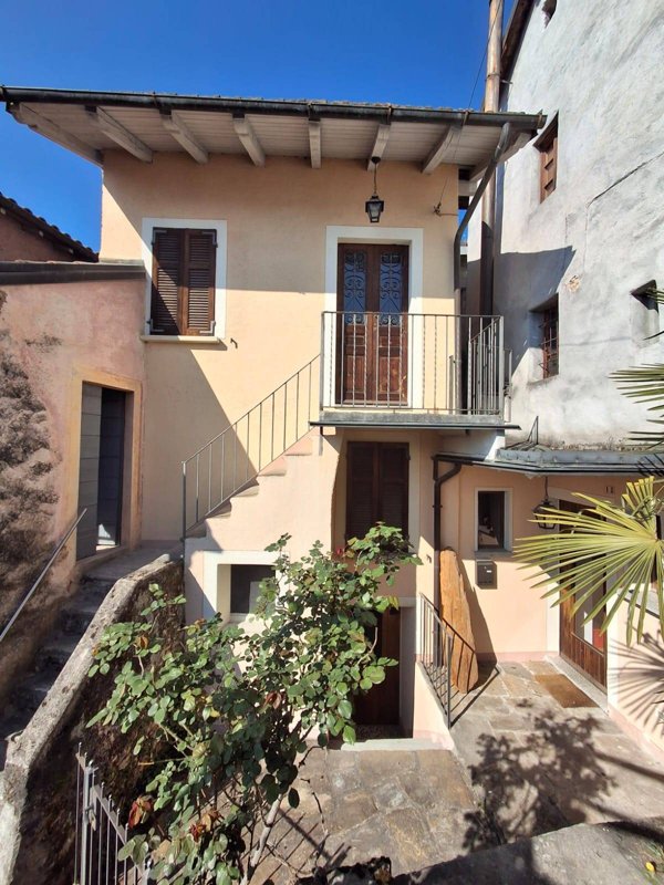 casa indipendente in vendita a Cannero Riviera in zona Ponte