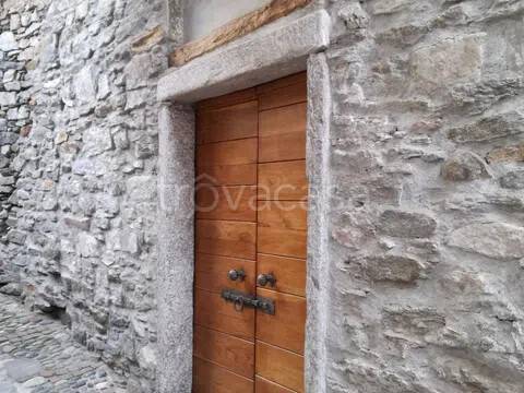 casa indipendente in vendita a Cannero Riviera in zona Oggiogno