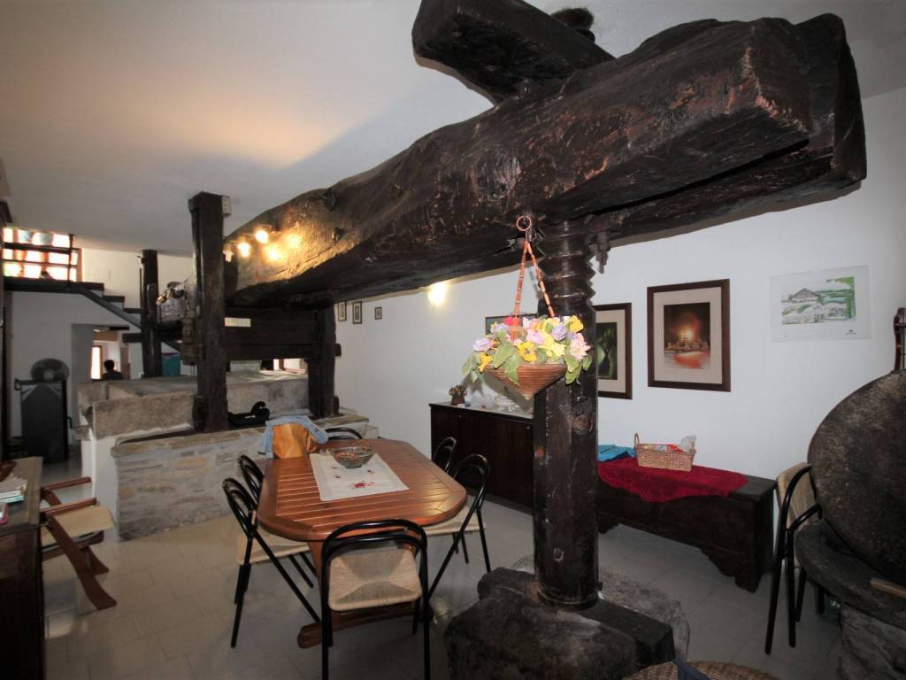 casa indipendente in vendita a Cannero Riviera in zona Cassino