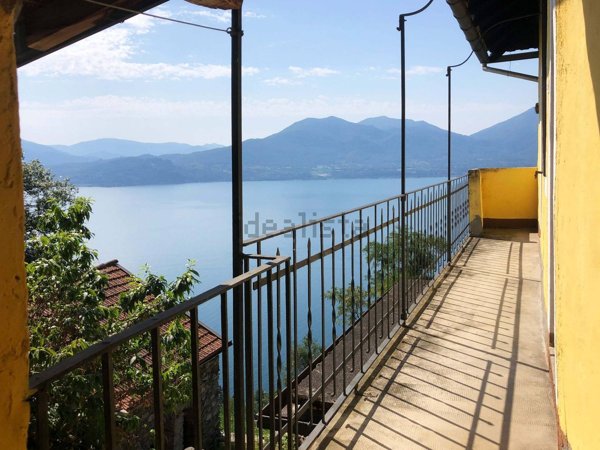 casa indipendente in vendita a Cannero Riviera in zona Donego
