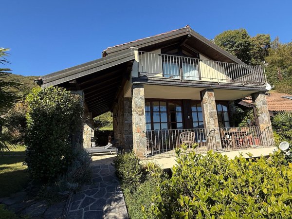 casa indipendente in vendita a Cannero Riviera