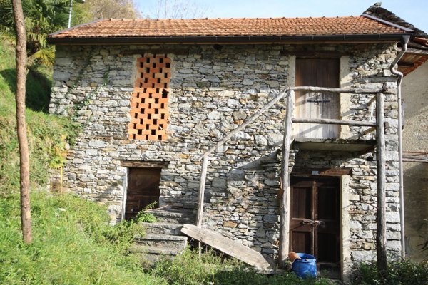 appartamento in vendita a Cannero Riviera in zona Donego