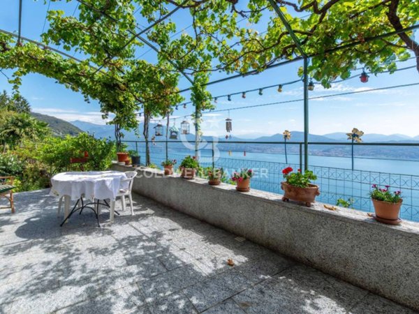 casa indipendente in vendita a Cannero Riviera in zona Oggiogno