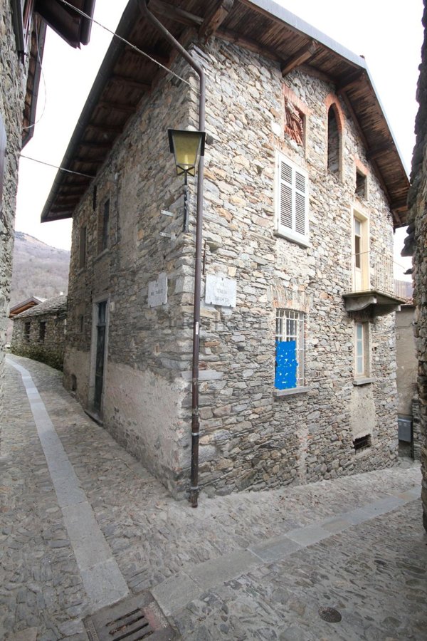 casa indipendente in vendita a Cannero Riviera in zona Oggiogno