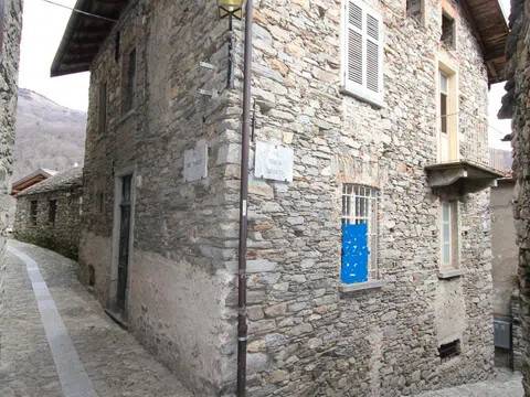 casa indipendente in vendita a Cannero Riviera in zona Oggiogno