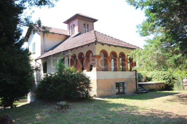 casa indipendente in vendita a Cannero Riviera in zona Cheggio