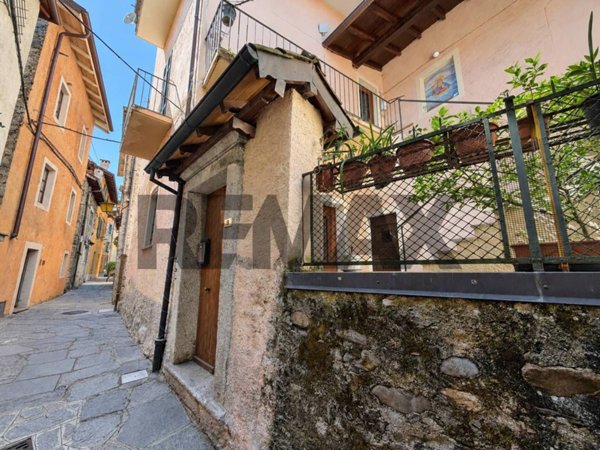 appartamento in vendita a Cannero Riviera in zona Barbè