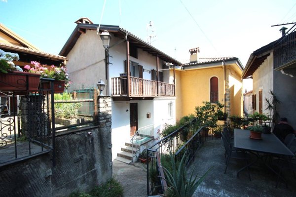 casa semindipendente in vendita a Cannobio in zona Sant'Agata