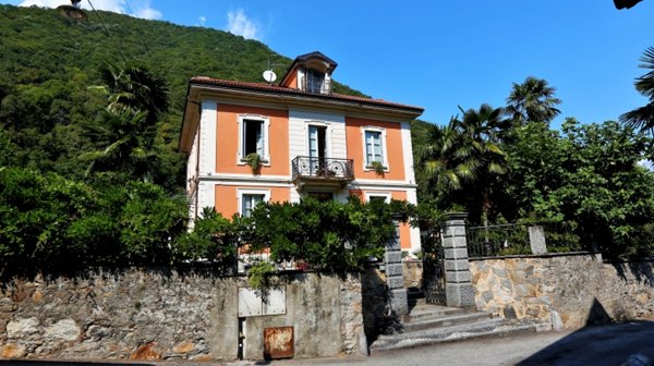 casa indipendente in vendita a Cannobio in zona Traffiume