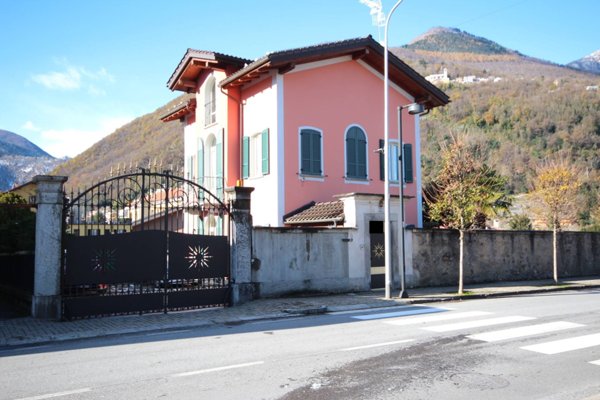 casa indipendente in vendita a Cannobio