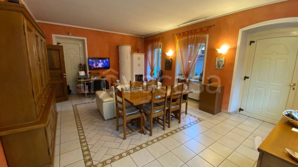 casa indipendente in vendita a Cannobio