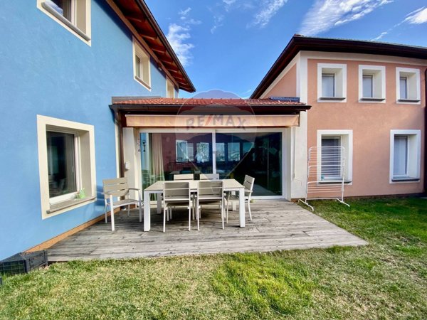 casa indipendente in vendita a Cannobio in zona Traffiume