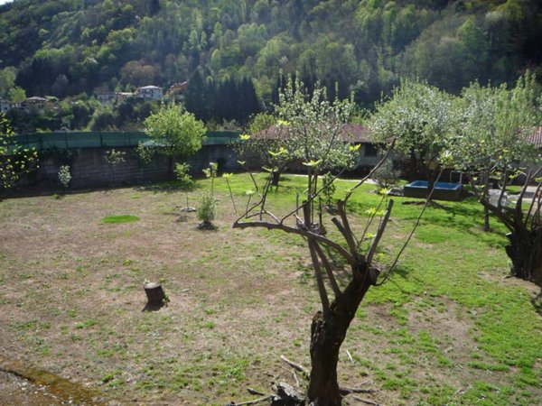 casa indipendente in vendita a Cannobio in zona Traffiume