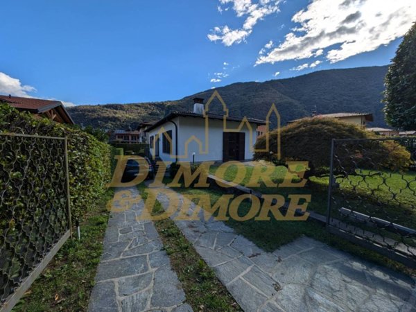 casa indipendente in vendita a Cannobio in zona Traffiume