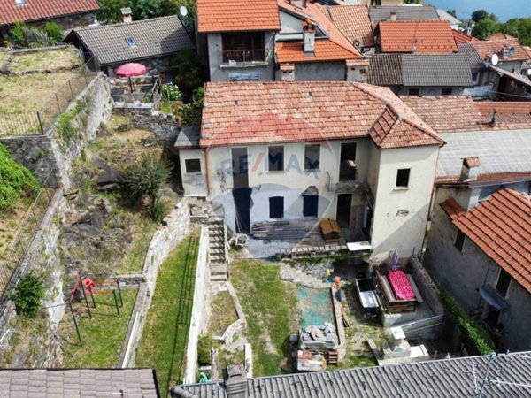 casa indipendente in vendita a Cannobio in zona Sant'Agata