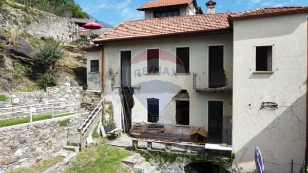 casa indipendente in vendita a Cannobio in zona Sant'Agata