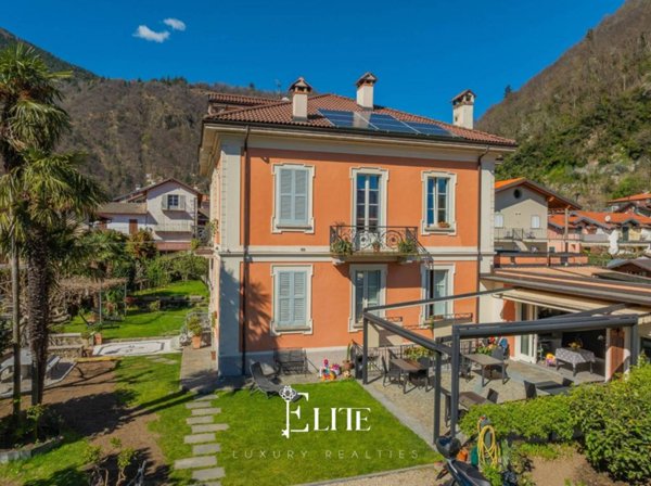 casa indipendente in vendita a Cannobio in zona Traffiume