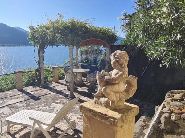 casa indipendente in vendita a Cannobio