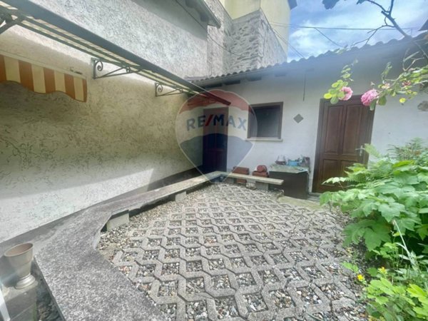casa indipendente in vendita a Cannobio in zona Sant'Agata