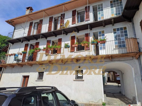 casa indipendente in vendita a Cannobio in zona Sant'Agata