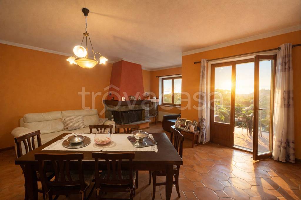 casa indipendente in vendita a Cannobio