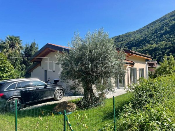casa indipendente in vendita a Cannobio in zona Traffiume