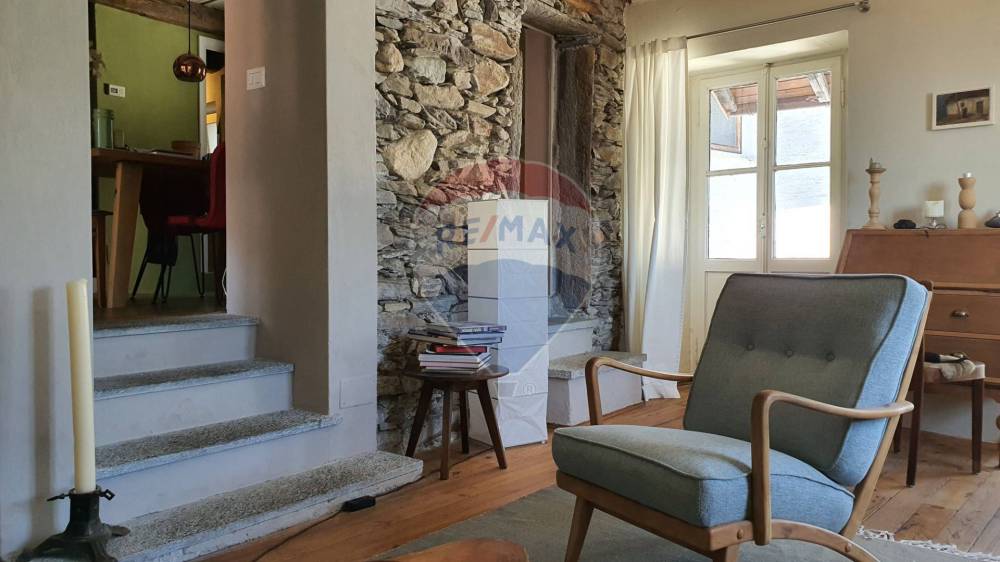 casa indipendente in vendita a Cannobio in zona Piaggio Valmara